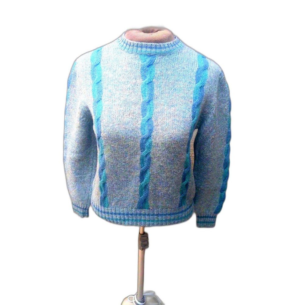 Lands End Sweater Vintage 100% Wool Ladies Size L Cabled  Sweater Crew Colorful